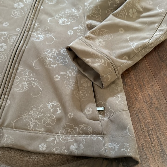 WHITE SIERRA WINTER COAT - Picture 5 of 10
